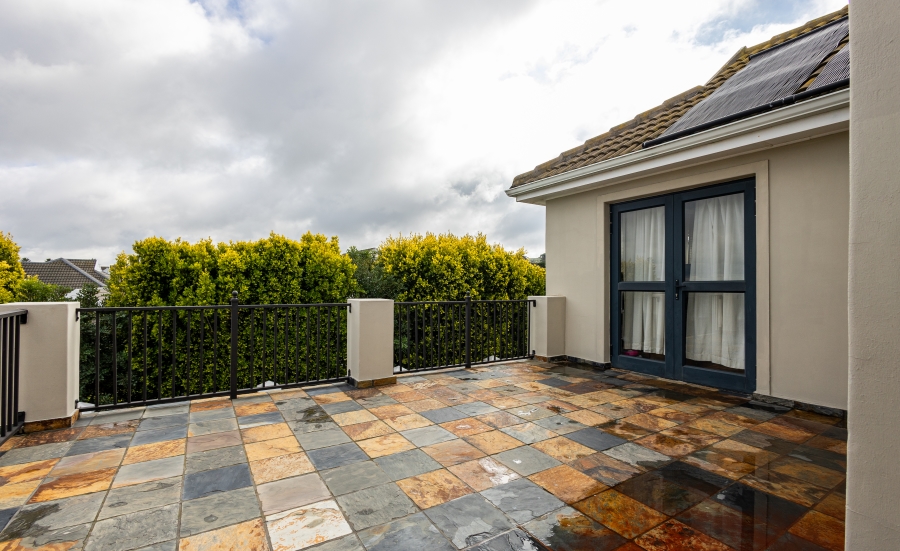 4 Bedroom Property for Sale in Zevenwacht Country Estate Western Cape